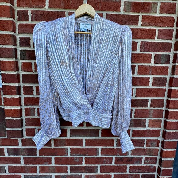 VTG Flora Kung 100% Silk Blouse Size 8 Cream Gold Print Deep Plunge Neck 70s 80s - Picture 1 of 10